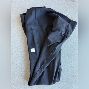Vuori AllTheForm Pocket Leggings, Size M, worn twice